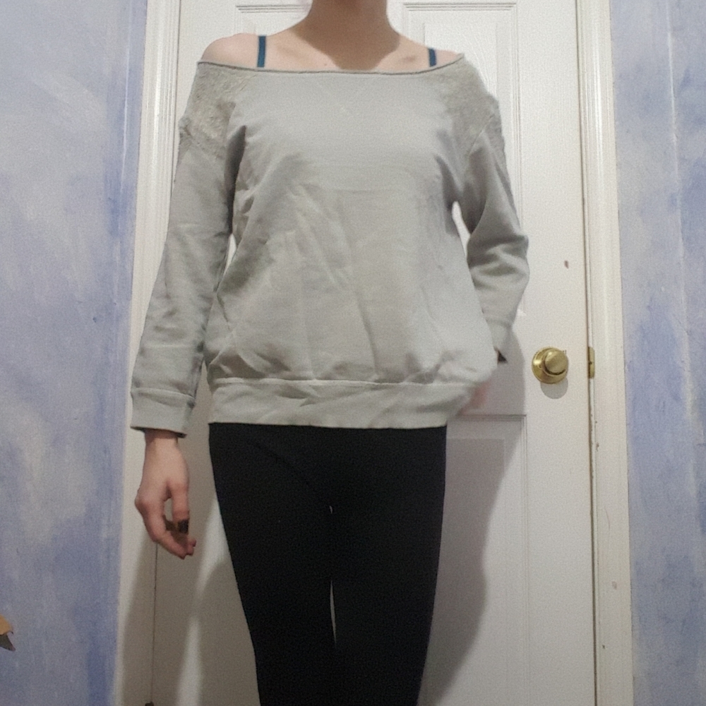 American Eagle 3/4 sleeve sweater.